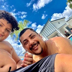 Meet your Posher, Binho leonel